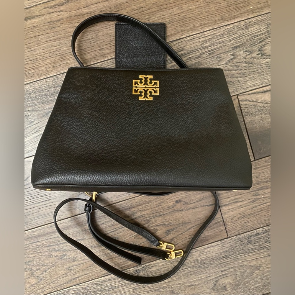 New & unused Tory Burch purse!